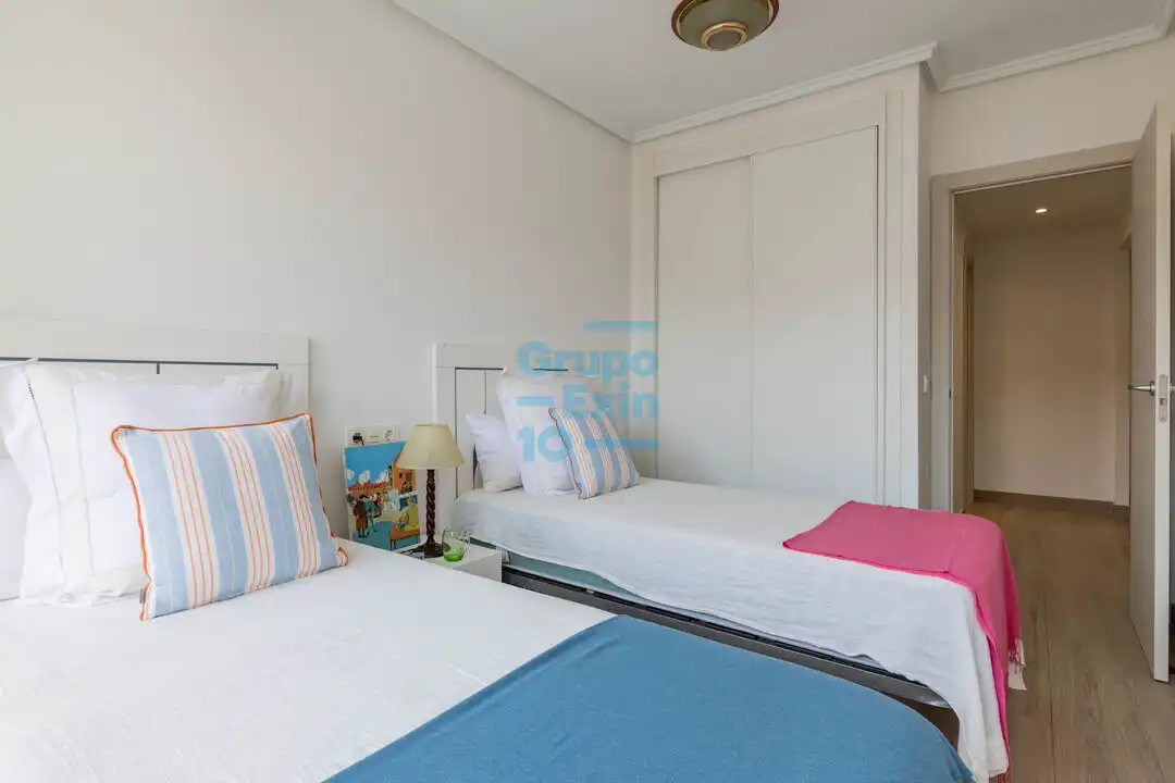 Habitación de Apartamento en venta en Donostia - San Sebastián  con Calefacción, Terraza y Balcón