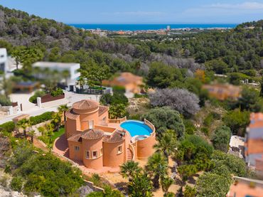 Detached house with pool for sale in Partides comunes - Adsubia
