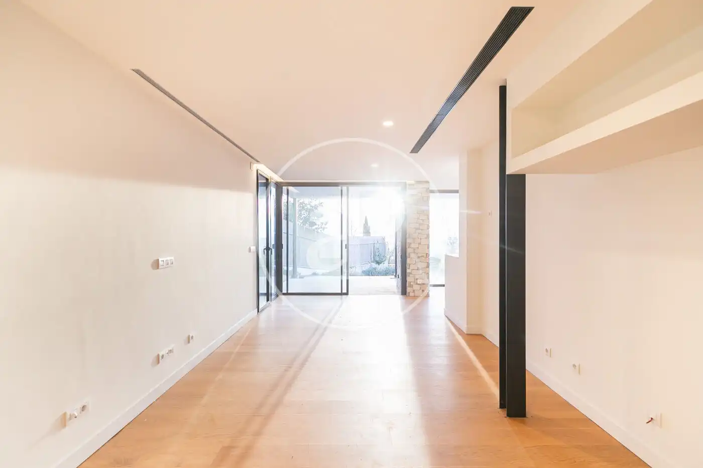 Flat for rent in Barcelona  with Air Conditioner, Heating and Private garden