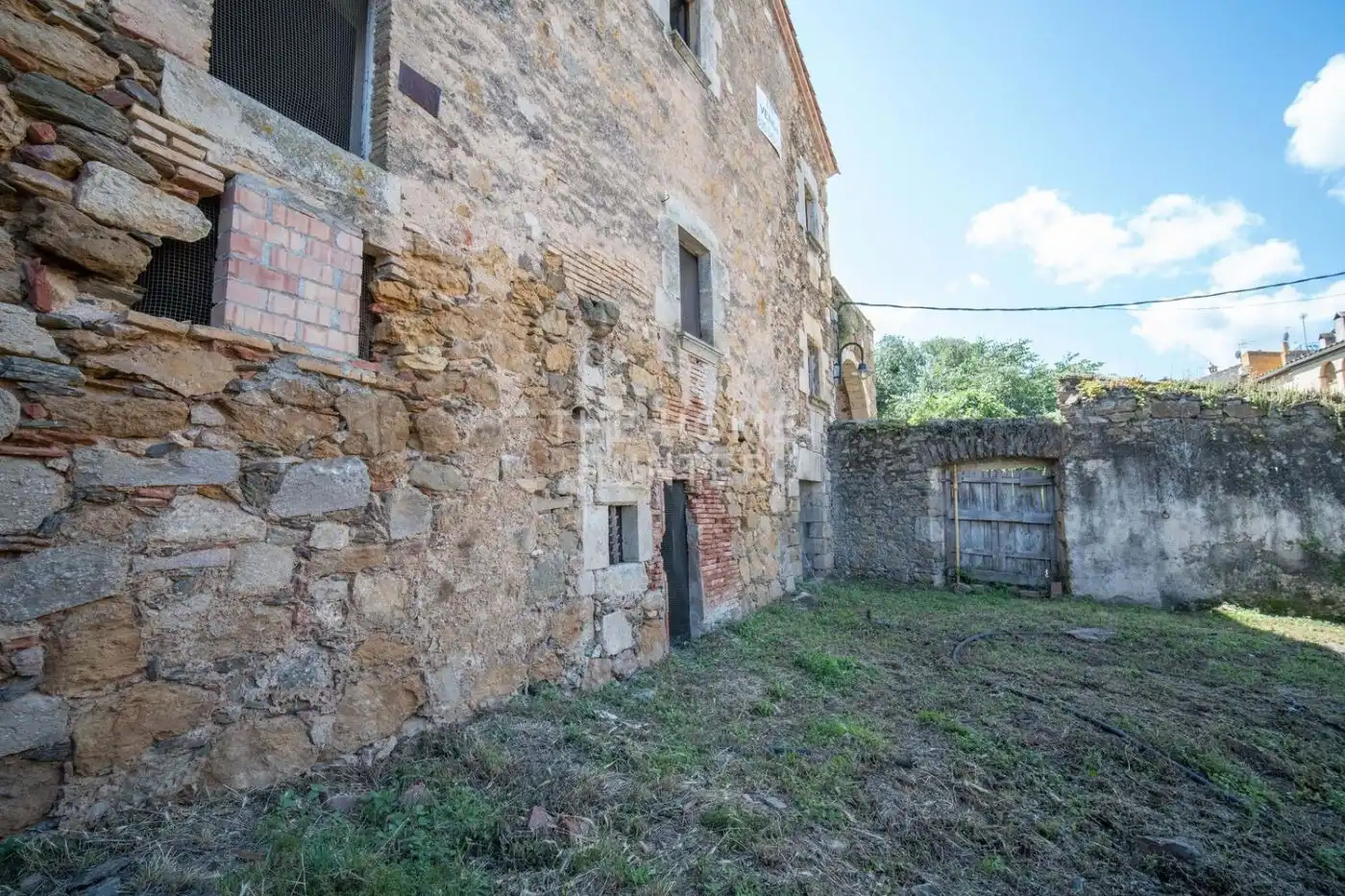 Houses for sale in Juià