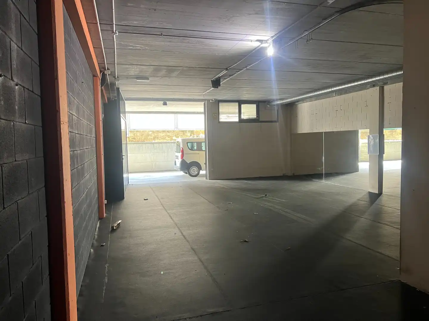 Aparcament de Nau industrial en venda en Oleiros amb Alarma
