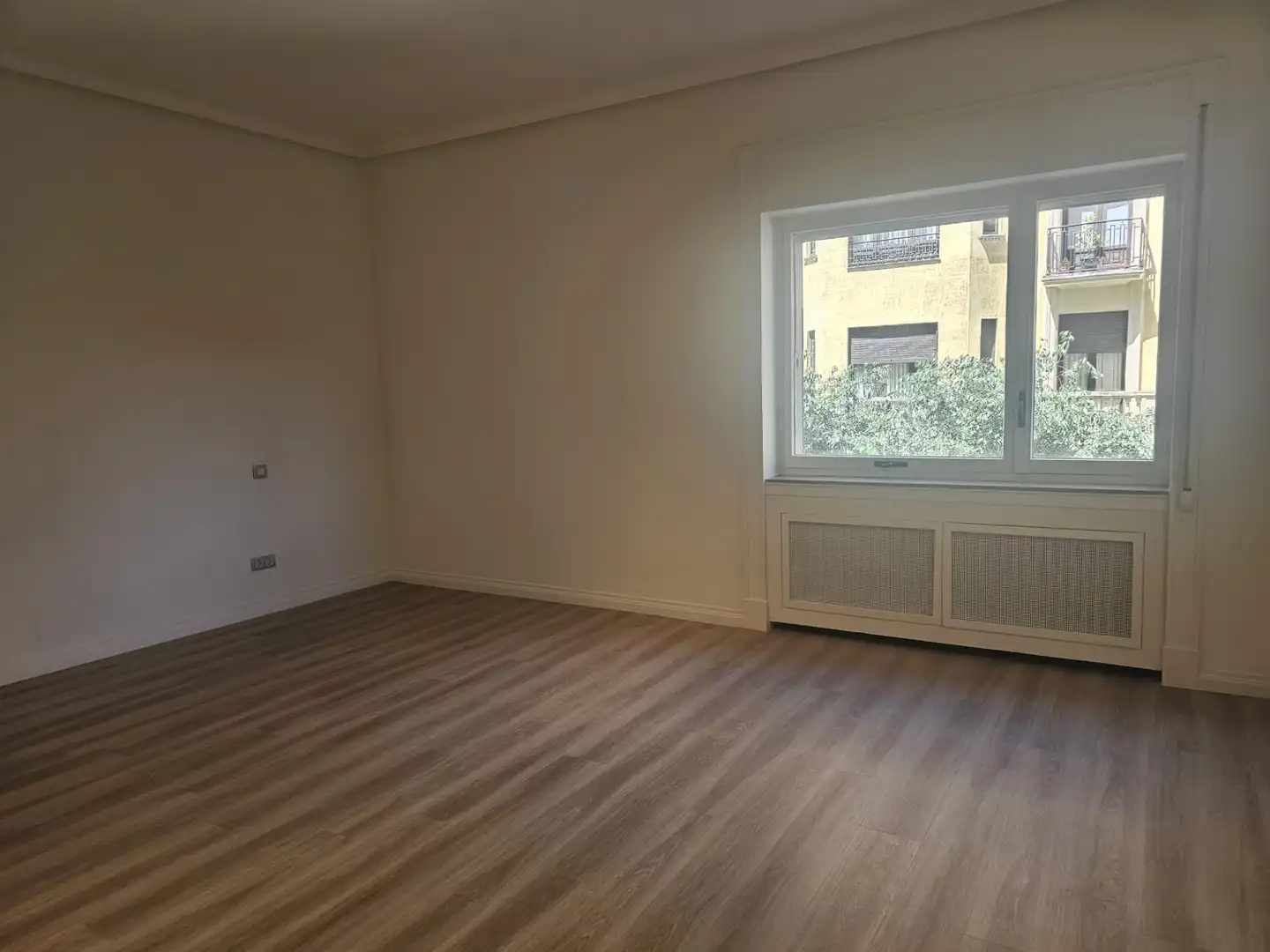 Schlafzimmer von Wohnung zur Miete in Madrid mit Klimaanlage, Heizung und Parkett