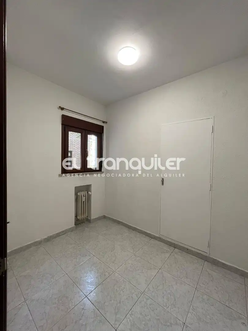 Dormitori de Pis de lloguer en Madrid amb Aire condicionat, Parquet i Terrassa