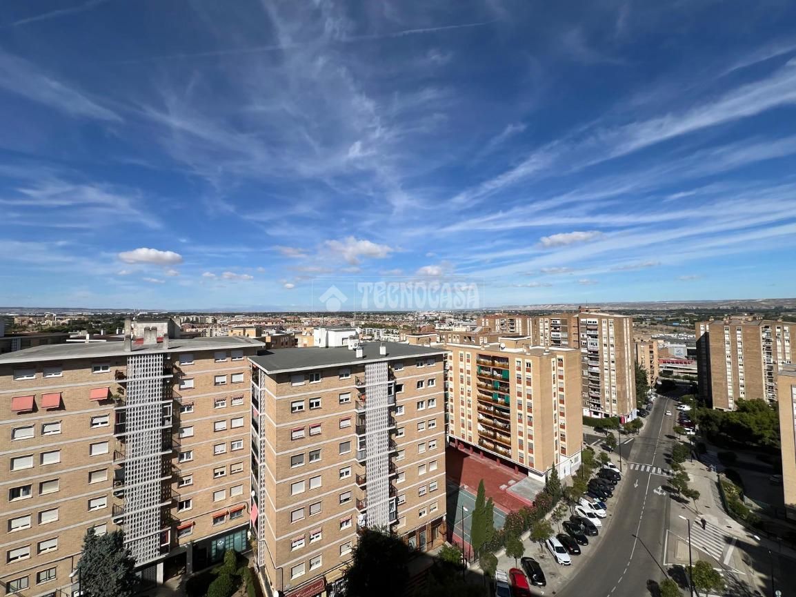 Exterior view of Flat for sale in  Zaragoza Capital  with Air Conditioner, Heating and Furnished