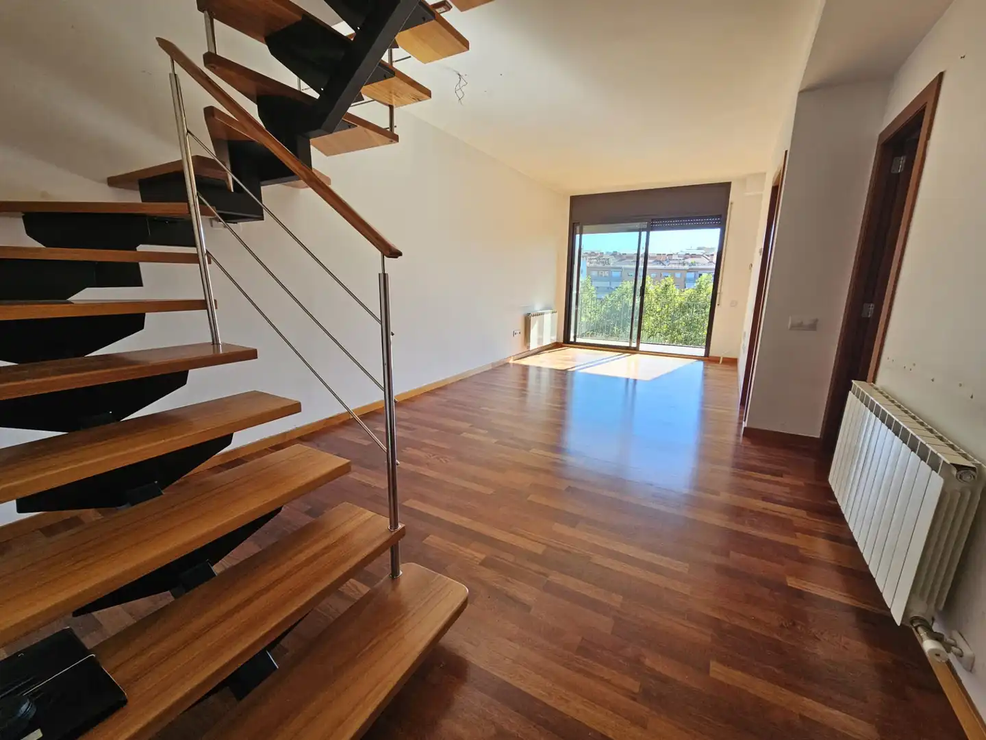 Sala de estar de Dúplex en venta en Terrassa con Calefacción, Parquet y Terraza