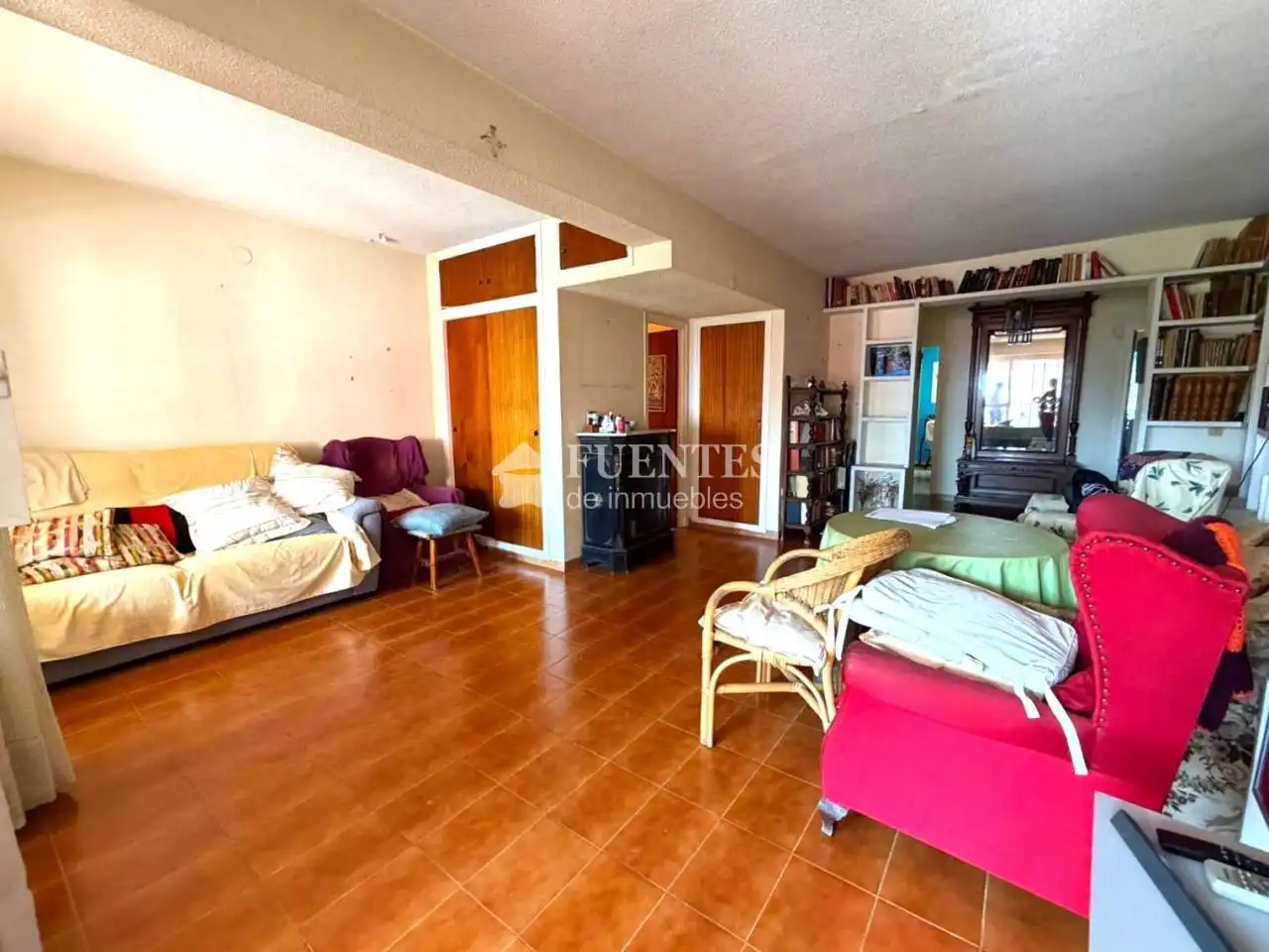 Flat with lift for sale in Plaza Doctor Gómez Ulla