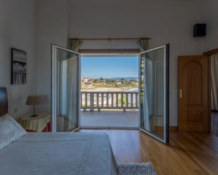 Dormitori de Casa o xalet en venda en Sanxenxo amb Terrassa i Piscina