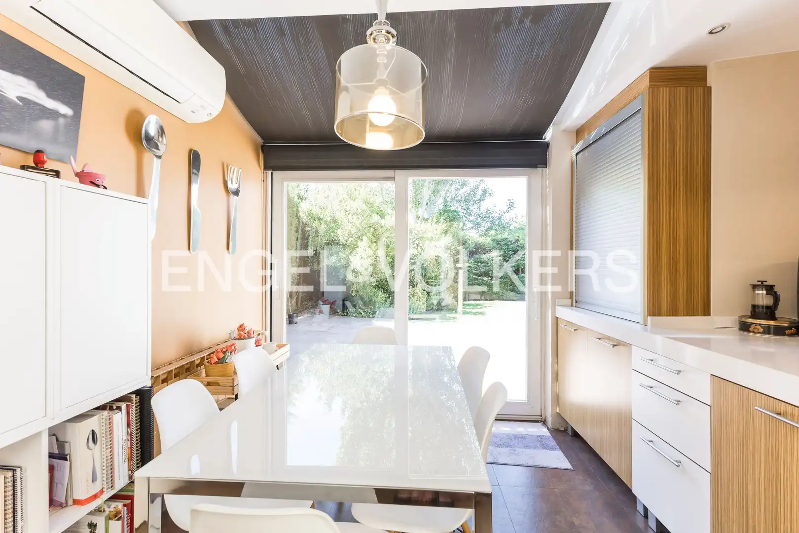 Dining room of Houses for sale in La Moraleja  with Air Conditioner, Heating and Private garden
