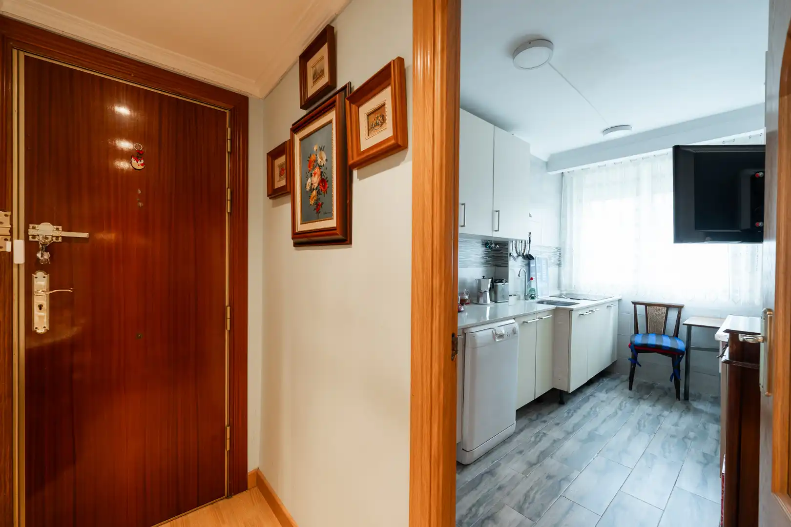 Flat with garden for sale in Calle de Camarena, imagen 2