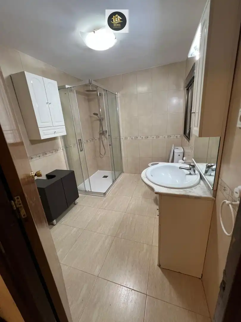 Bathroom of Flat for sale in Linares  with Terrace, Storage room and Balcony