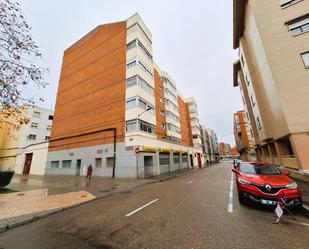 Vista exterior de Pis en venda en Valladolid Capital amb Calefacció, Terrassa i Balcó