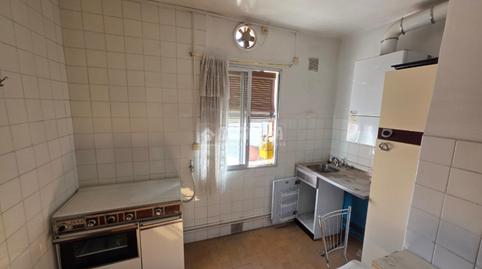 Foto 5 de Piso en venta en Valdeacederas, Madrid
