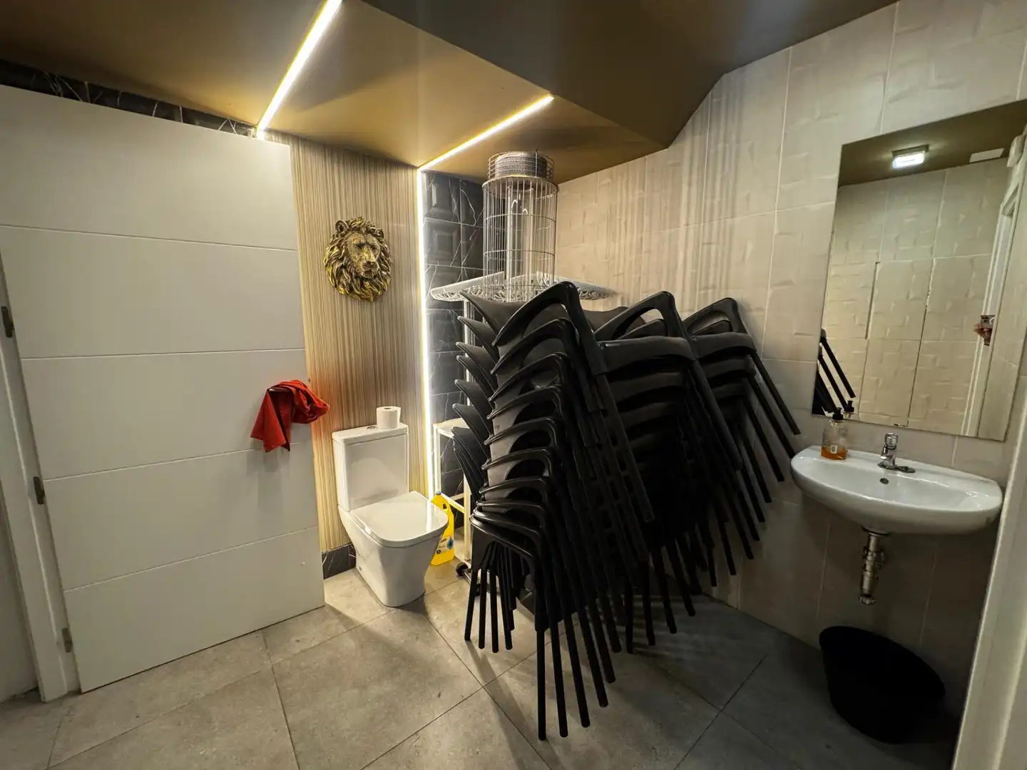 Badezimmer von Gebäude zur Miete in Córdoba