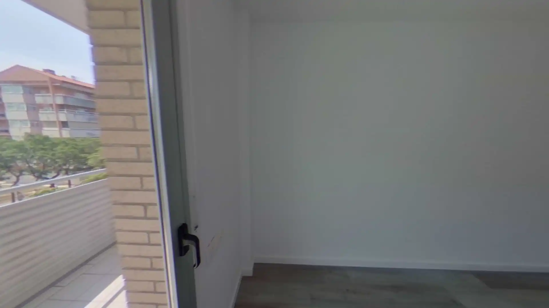 Wohnung zum Verkauf in Tarragona mit Heizung, Abstellraum und Schwimmbad