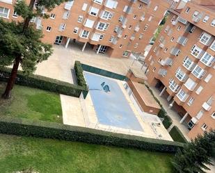 Piscina de Pis en venda en  Madrid Capital amb Aire condicionat, Calefacció i Parquet