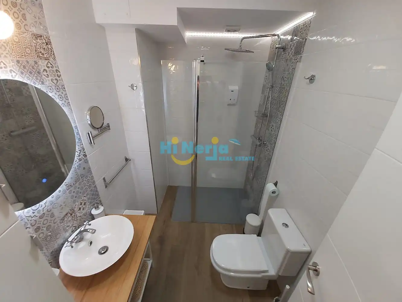 Bany de Apartament de lloguer en Nerja amb Aire condicionat, Calefacció i Moblat