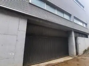 Außenansicht von Fabrikhallen zum Verkauf in Alcorcón