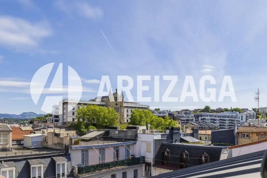 Vista exterior de Ático en venta en Donostia - San Sebastián  con Aire acondicionado y Calefacción