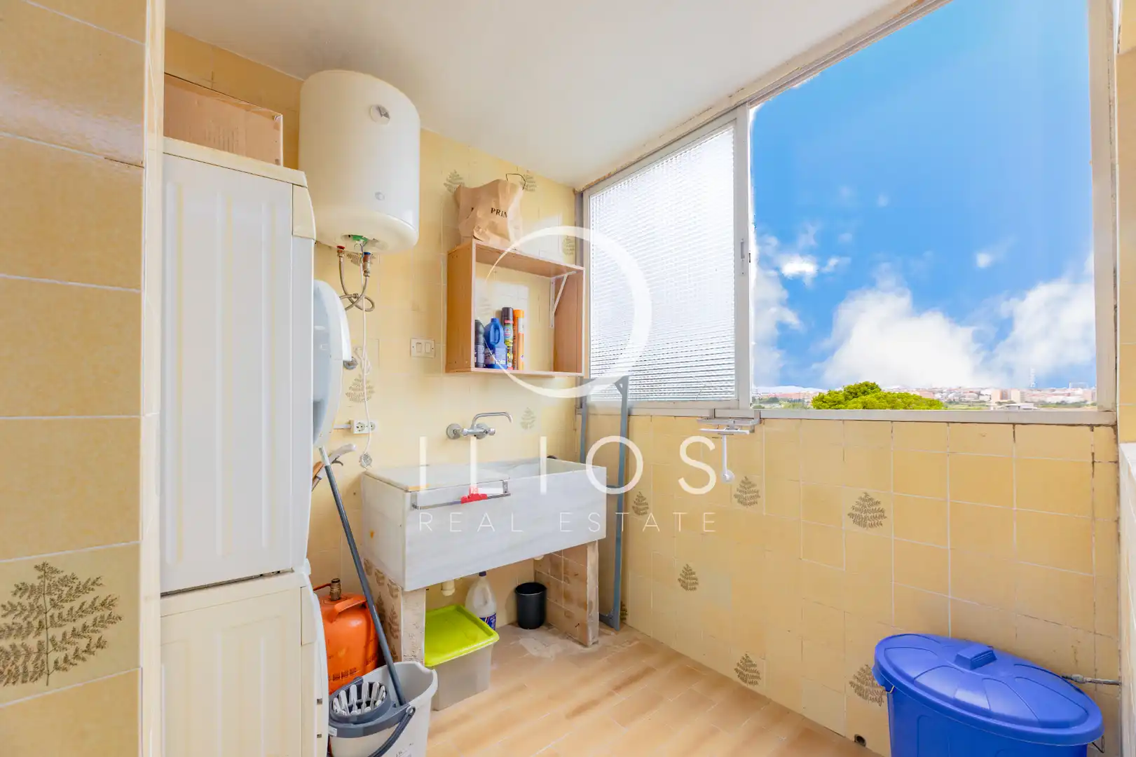 Exterior view of Flat for sale in Manises  with Air Conditioner, Terrace and Balcony