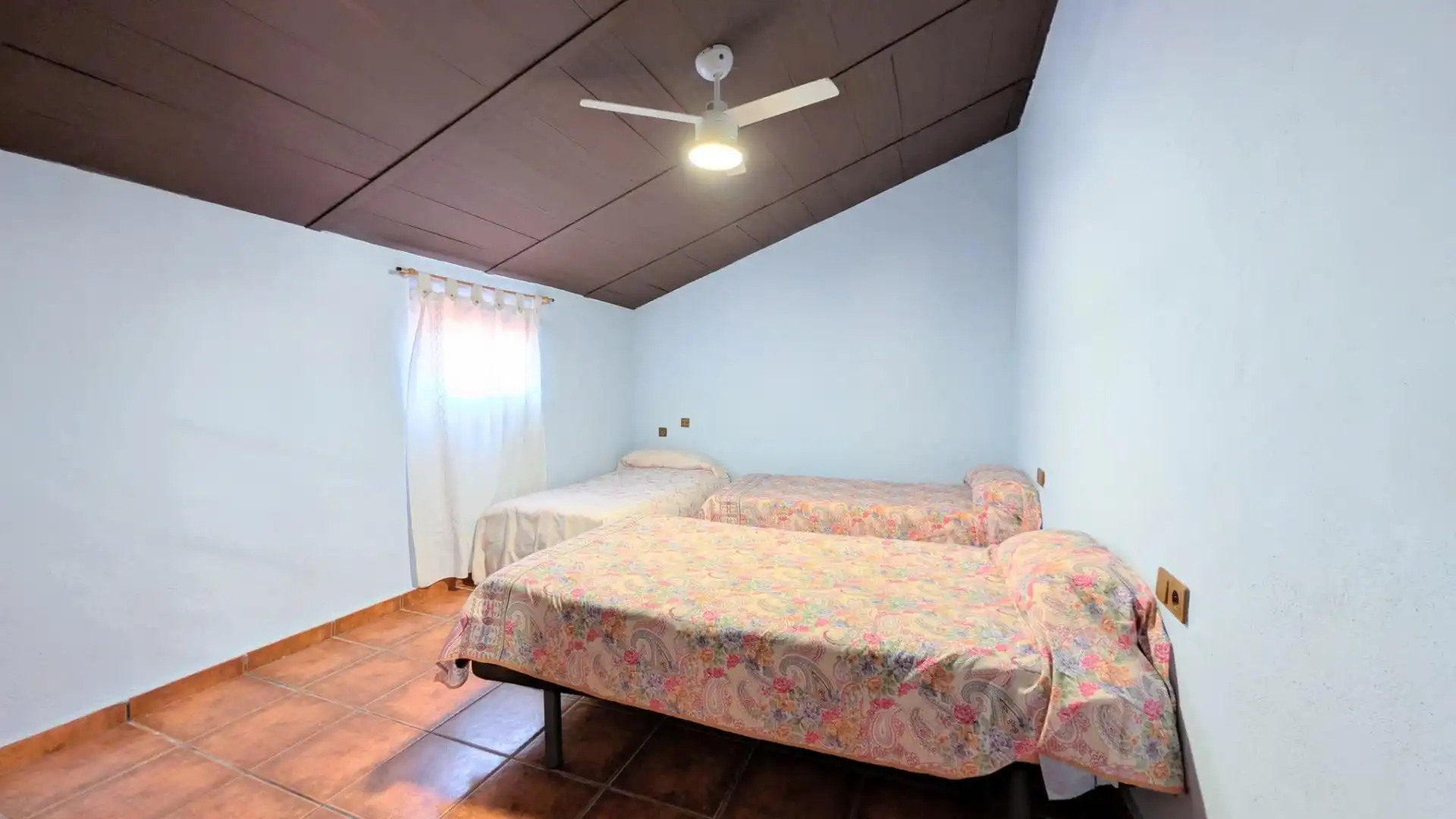 Dormitori de Casa o xalet en venda en Elche / Elx amb Aire condicionat, Calefacció i Jardí privat