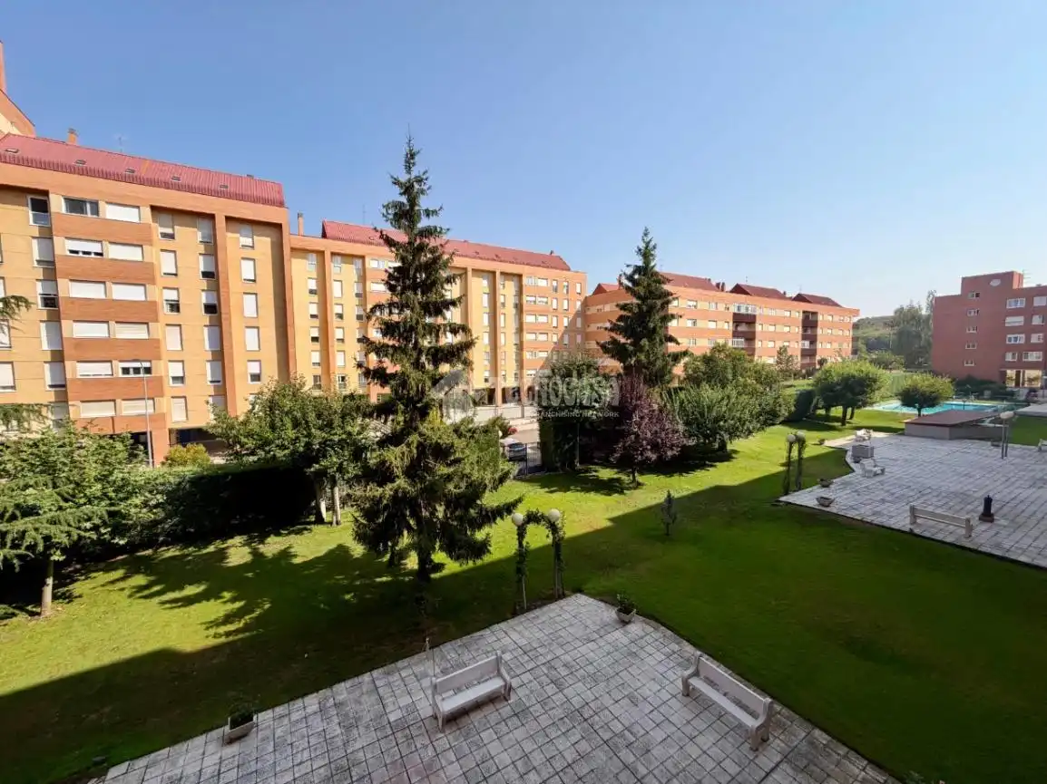 Pis amb piscina en venda a C. Teresa Monje, imagen 21