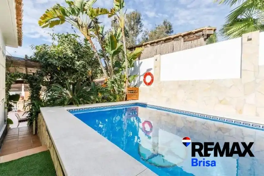 Piscina de Casa o chalet de alquiler en Vélez-Málaga con Aire acondicionado, Calefacción y Jardín privado