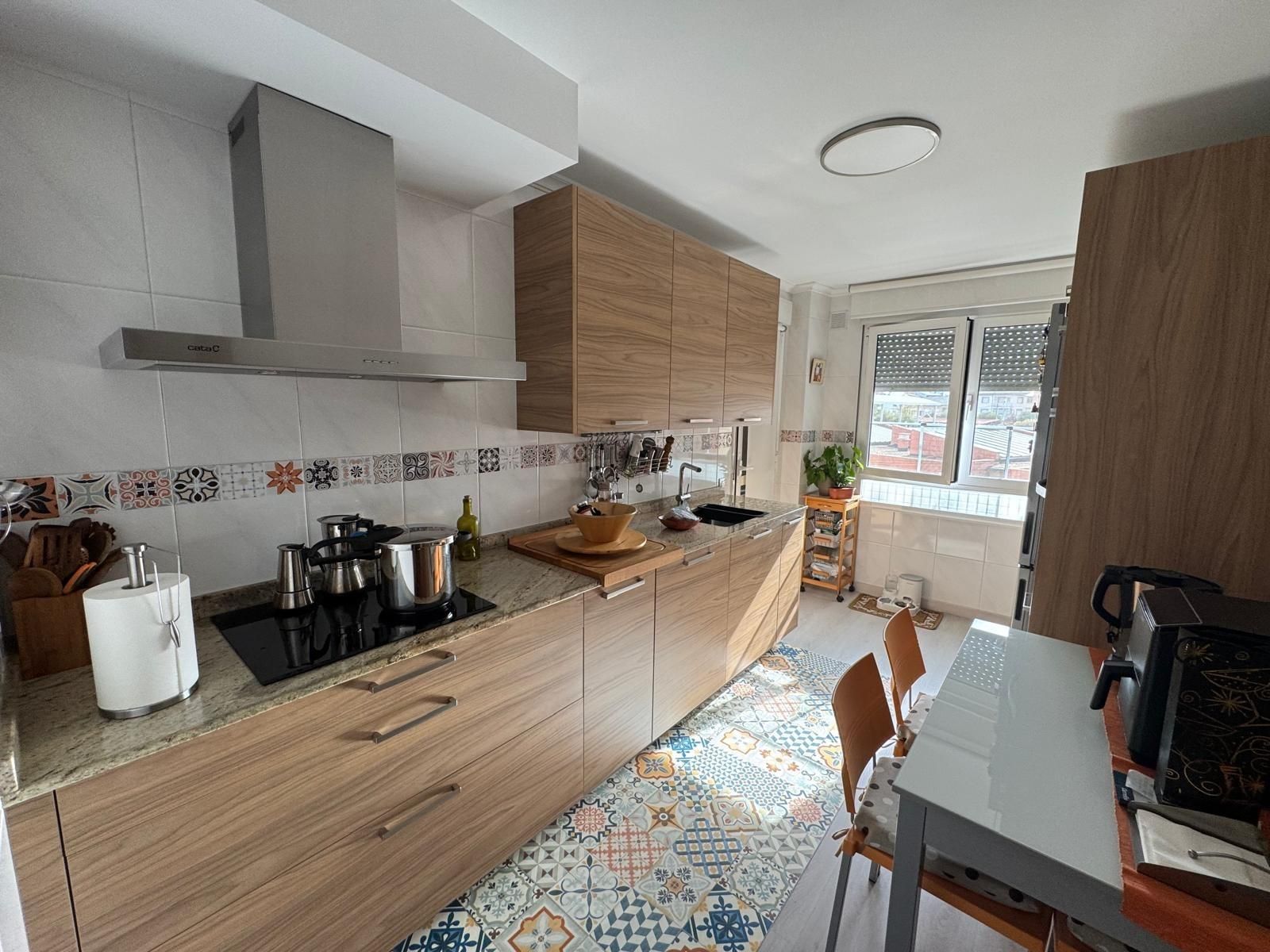 Kitchen of Flat for sale in Cacabelos  with Air Conditioner, Heating and Terrace