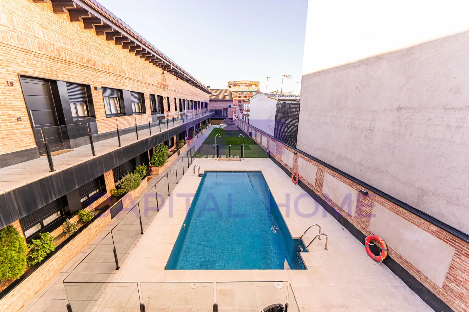 Piscina de Dúplex en venta en Navalcarnero con Calefacción, Trastero y Amueblado