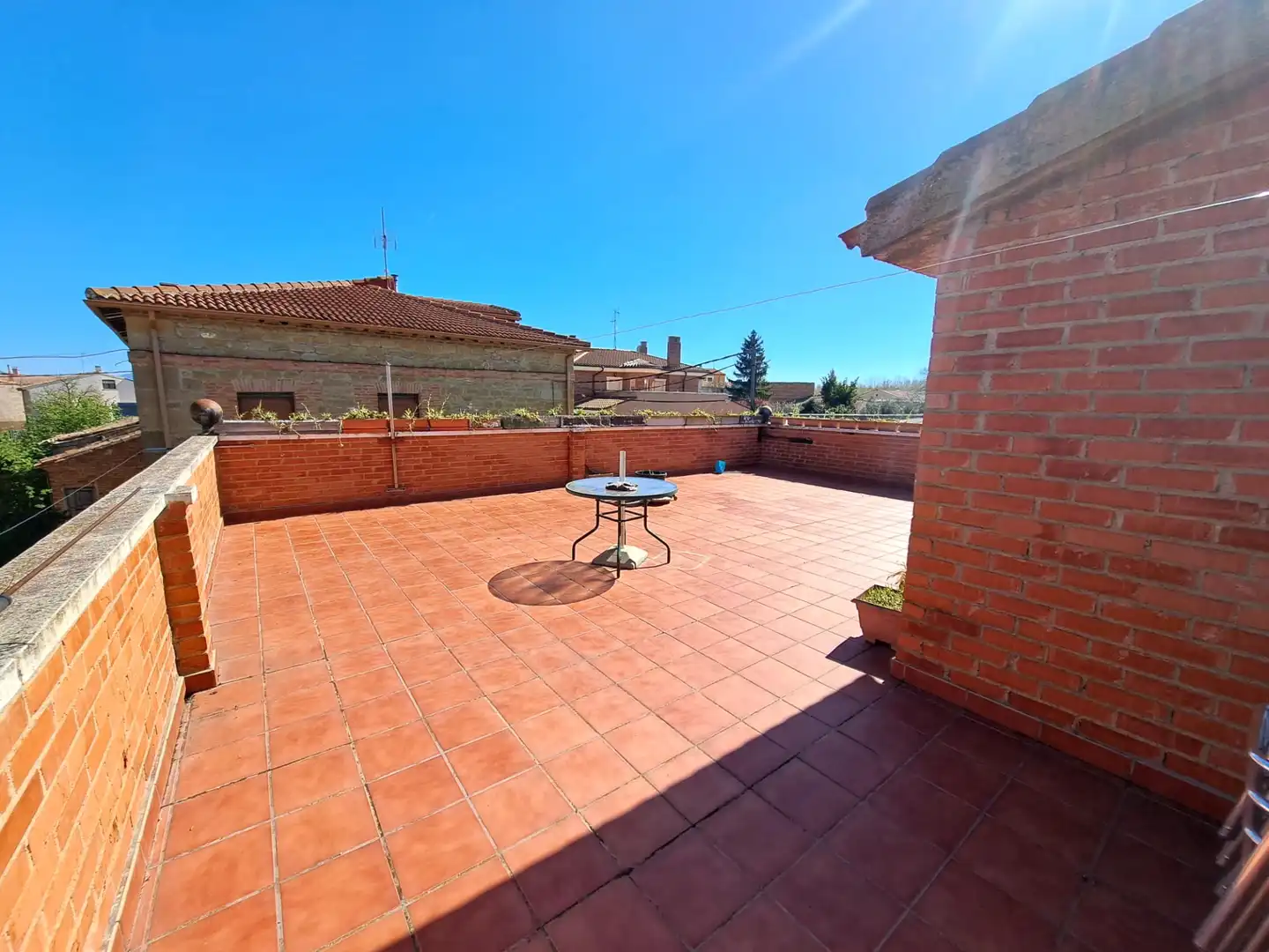 Terrassa de Casa adosada en venda en Baños de Rioja amb Calefacció, Jardí privat i Terrassa