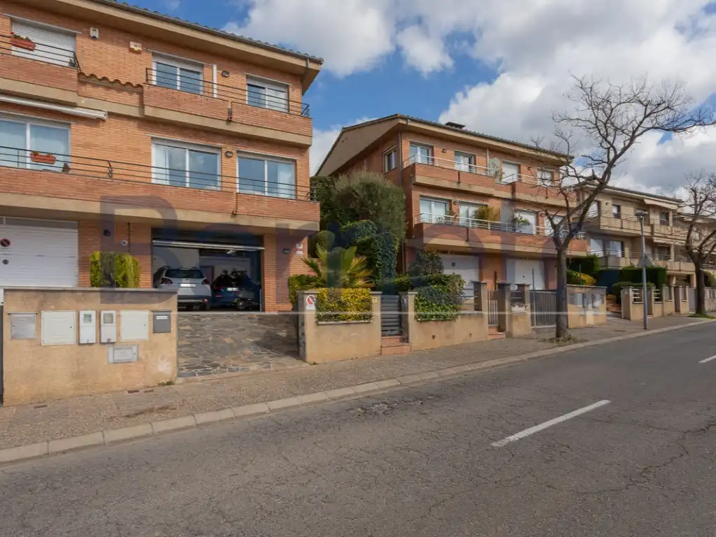 Exterior view of Houses for sale in Girona  with Air Conditioner