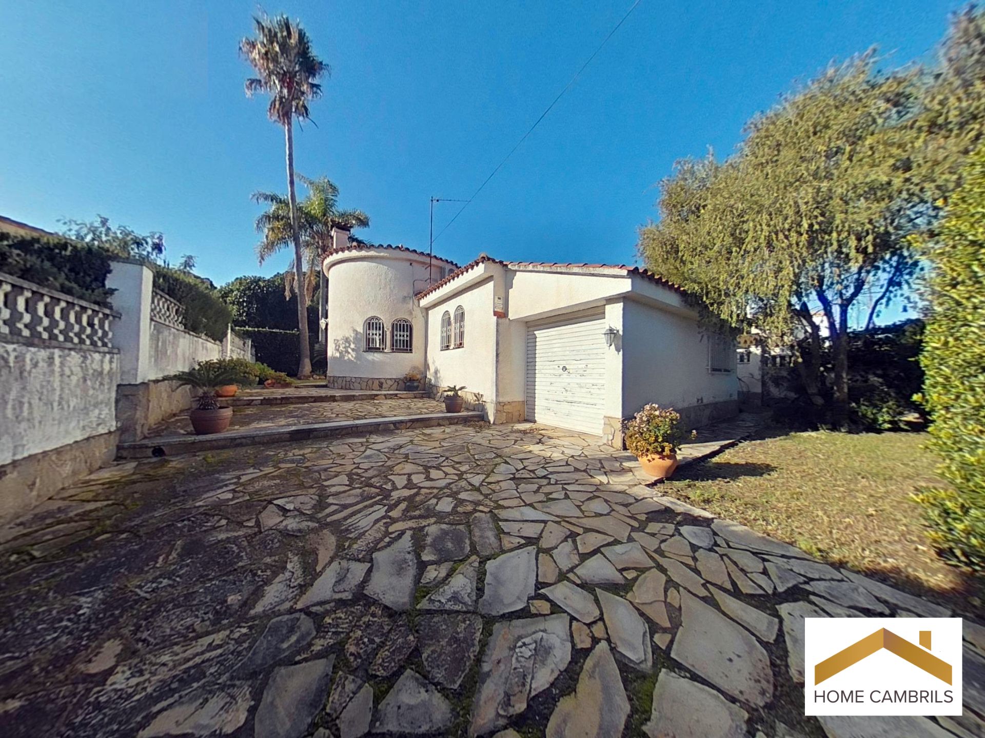 Vista exterior de Casa o xalet en venda en Cambrils amb Aire condicionat, Calefacció i Jardí privat