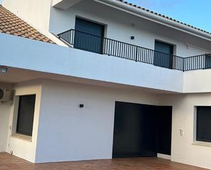 Vista exterior de Casa o xalet de lloguer amb opció a compra en Mataró amb Terrassa