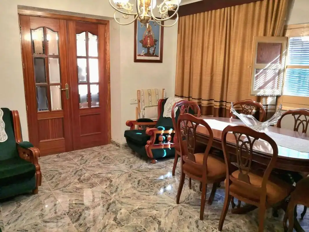 Casa a schiera con terrazza in vendita a Calle del Carmen