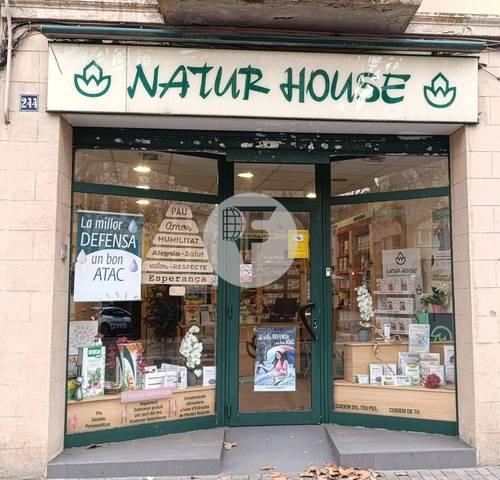 Local comercial en Alquiler en Barri del Centre