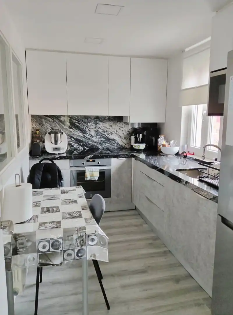 Cocina de Piso en venta en Santander con Calefacción