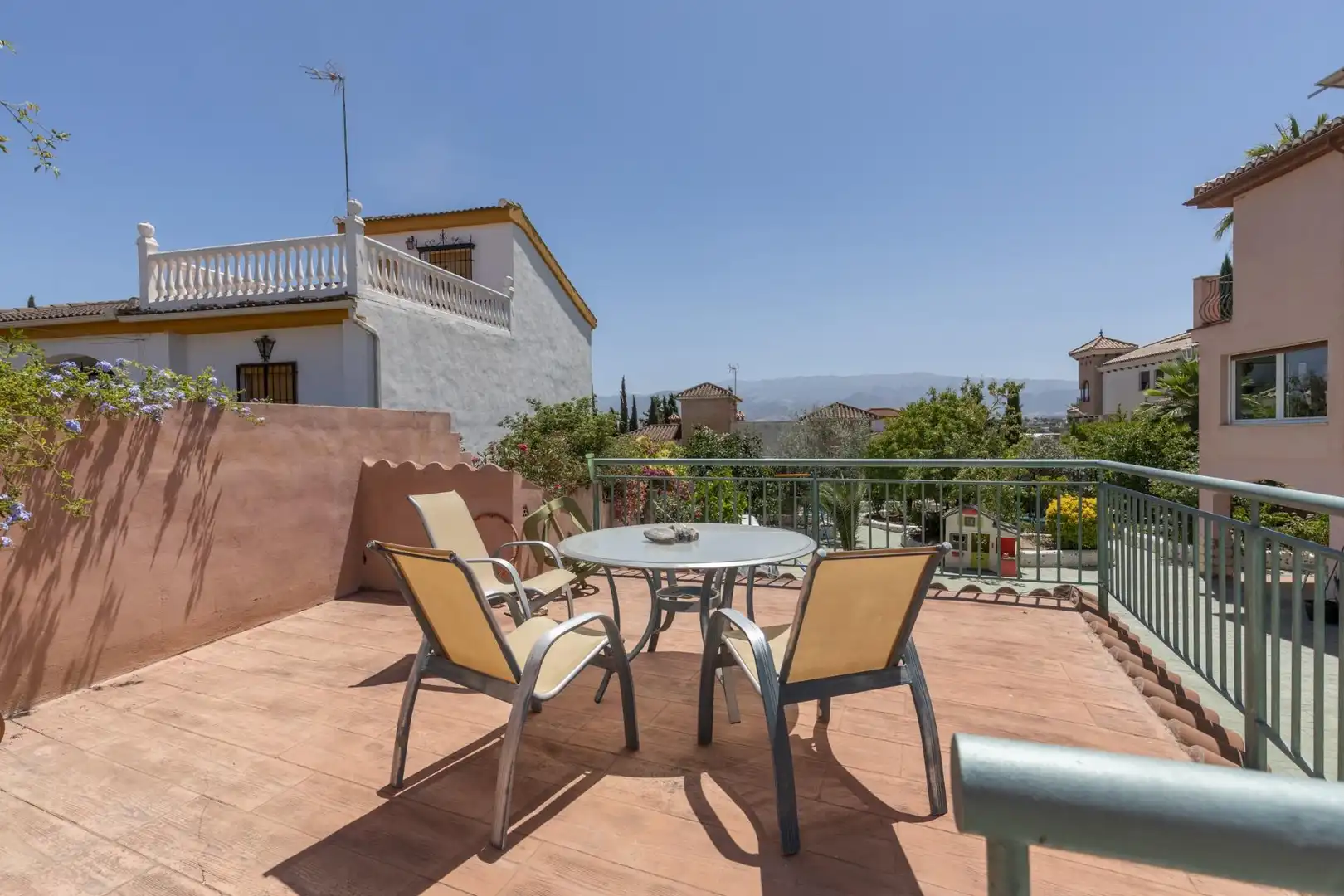 Terrassa de Casa o xalet en venda en Las Gabias amb Piscina comunitària