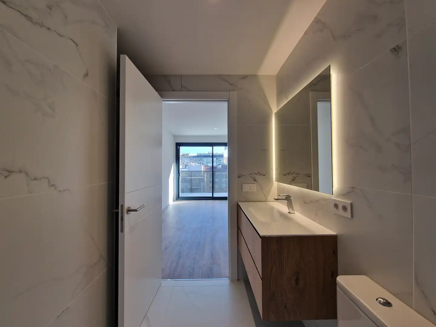 Baño de Ático en venta en Girona con Aire acondicionado, Calefacción y Terraza