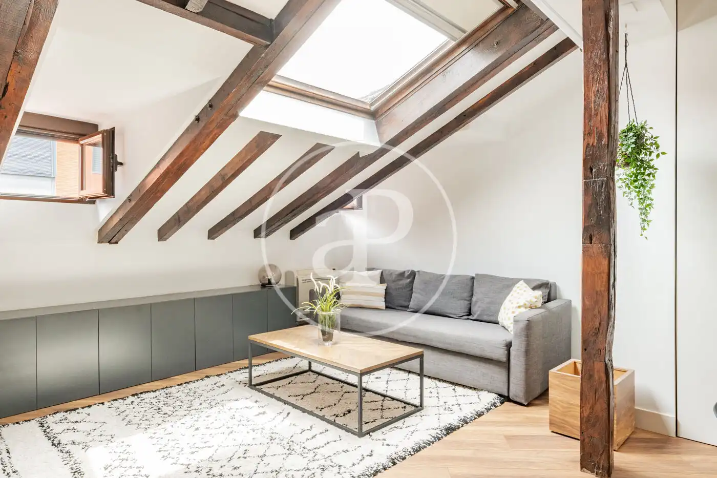 Wohnzimmer von Dachboden zum Verkauf in Madrid mit Klimaanlage, Heizung und Abstellraum