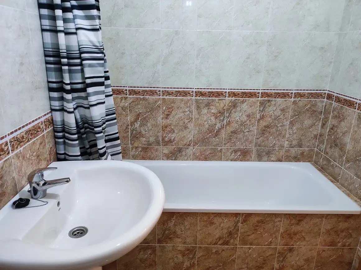 Bathroom of Duplexes for sale in Hellín  with Air Conditioner, Heating and Parquet flooring