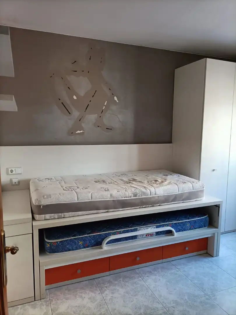 Habitación de Dúplex en venta en Pineda de Mar con Calefacción, Terraza y Amueblado