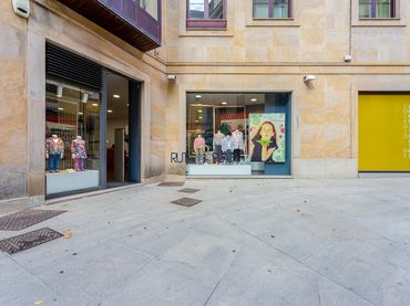 Local comercial en venda a Plaza de Castilla y León 2