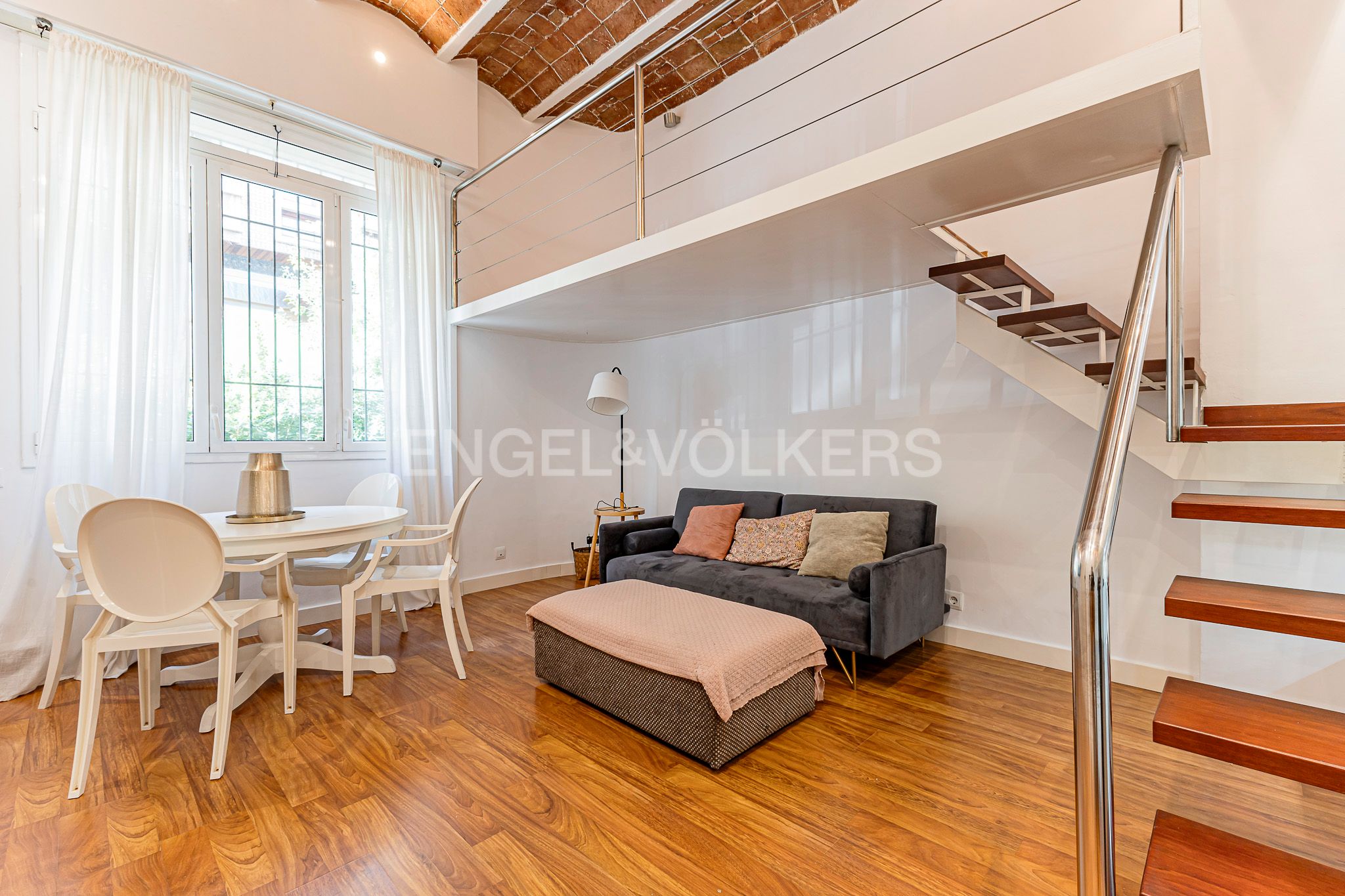 Sala d'estar de Apartament en venda en  Barcelona Capital amb Aire condicionat, Calefacció i Parquet