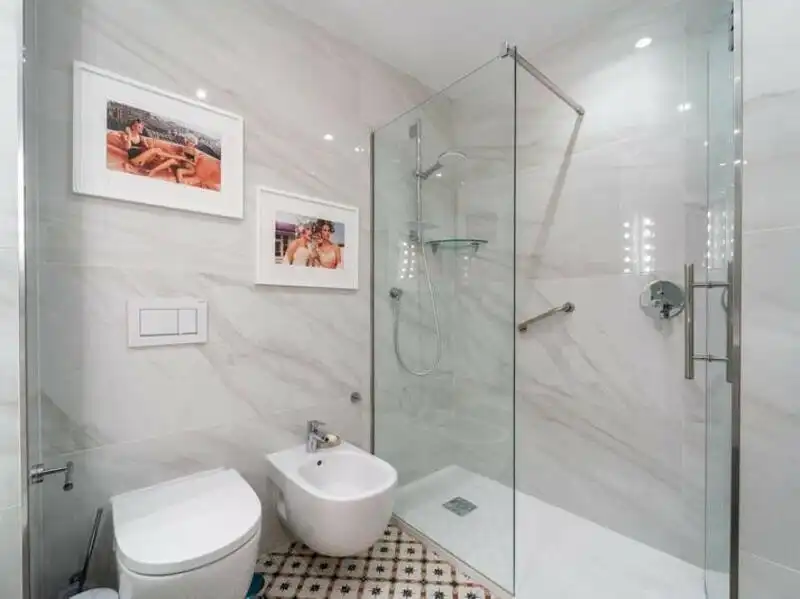 Bany de Apartament en venda en Marbella amb Aire condicionat, Calefacció i Terrassa