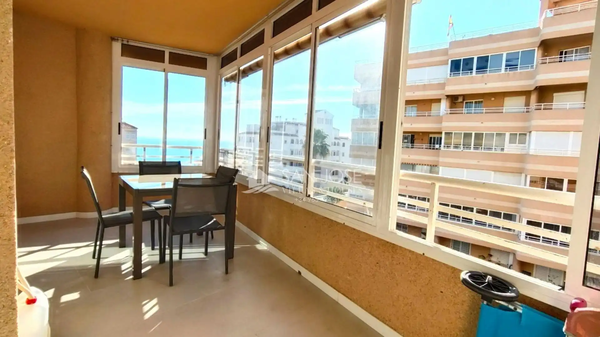 Vista exterior de Apartamento en venta en Elche / Elx con Aire acondicionado, Calefacción y Jardín privado