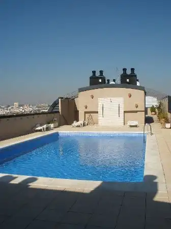 Piscina de Pis de lloguer en Valencia amb Aire condicionat, Calefacció i Moblat
