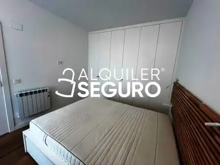 Habitación de Piso de alquiler en Vitoria - Gasteiz con Calefacción y Amueblado