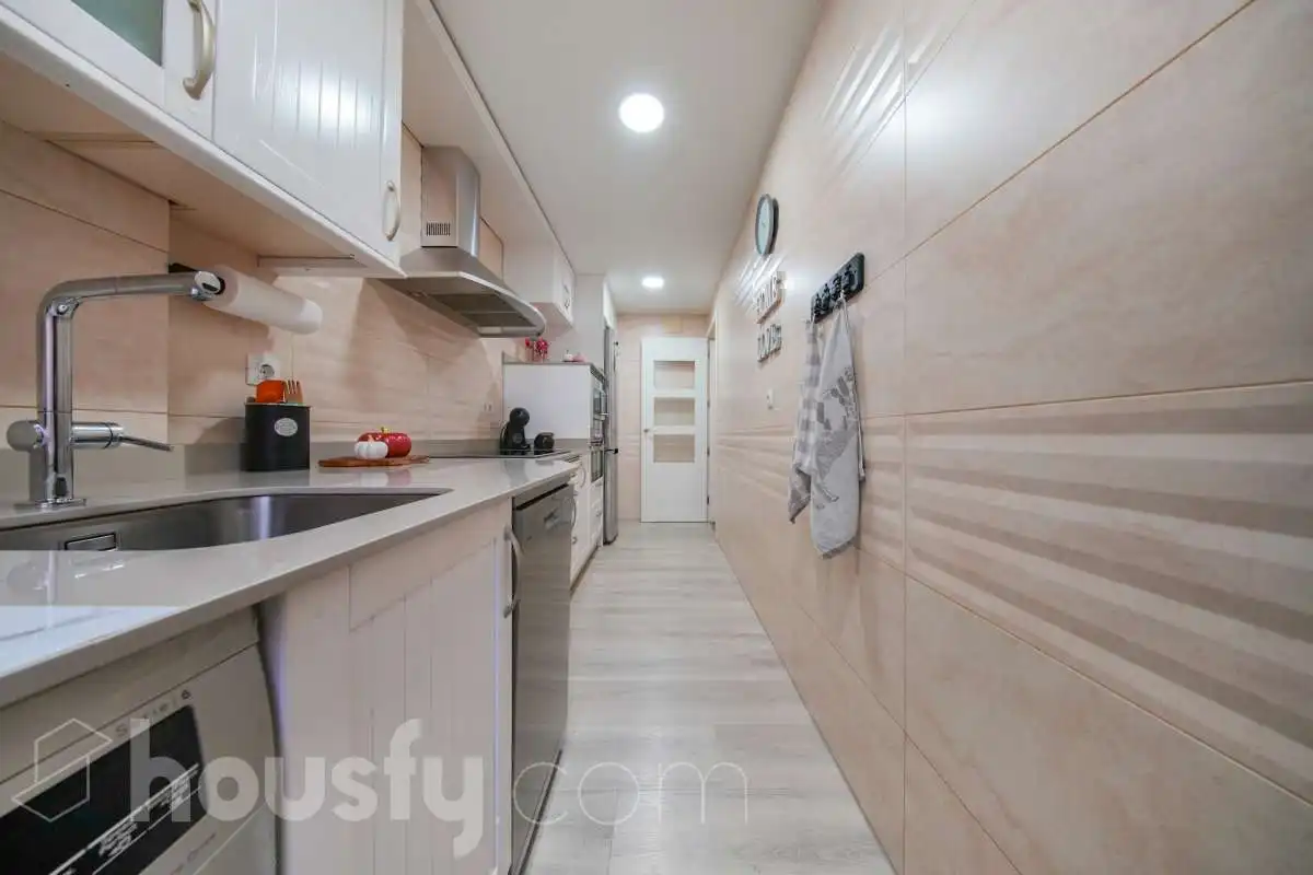 Kitchen of Flat for sale in Usera