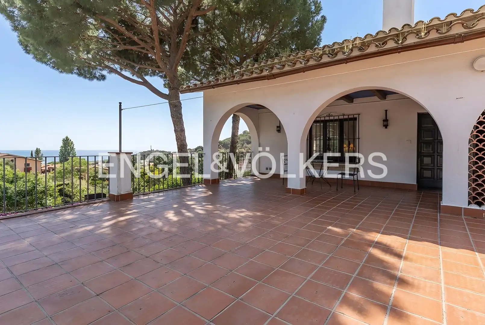 Vista exterior de Casa o xalet en venda en Premià de Dalt amb Calefacció, Jardí privat i Terrassa