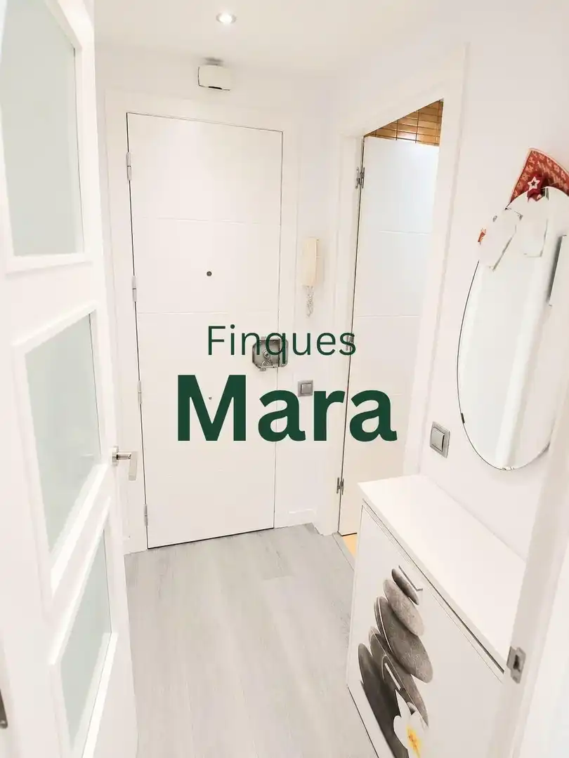 Vista exterior de Piso en venta en Sant Boi de Llobregat con Aire acondicionado y Balcón