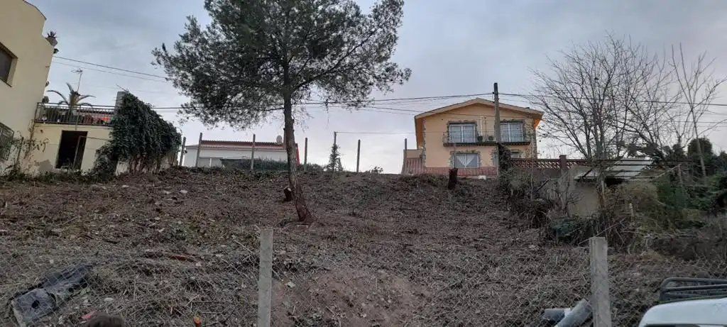 Terreno residencial en venta en Carrer de Cardona 58, imagen 2